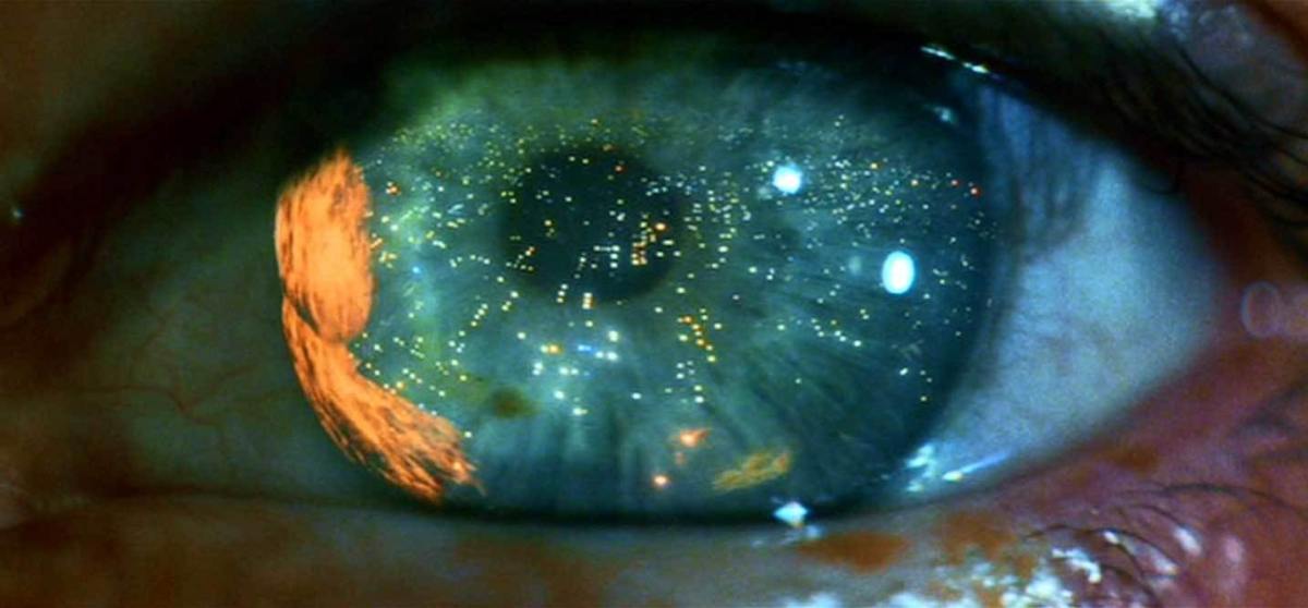 Occhio gigante — visione fantascientifica del futuro